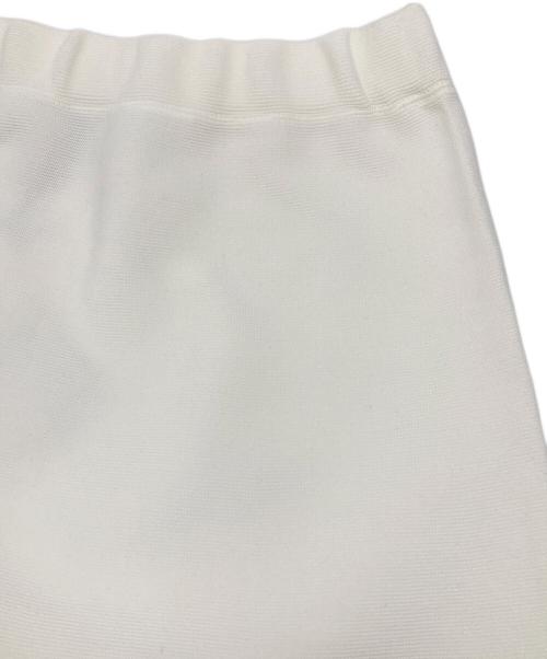 me ISSEY MIYAKE（ミーイッセイ ミヤケ）me ISSEY MIYAKE (ミーイッセイ ミヤケ) フレアニットスカート ホワイト サイズ:不明の古着・服飾アイテム
