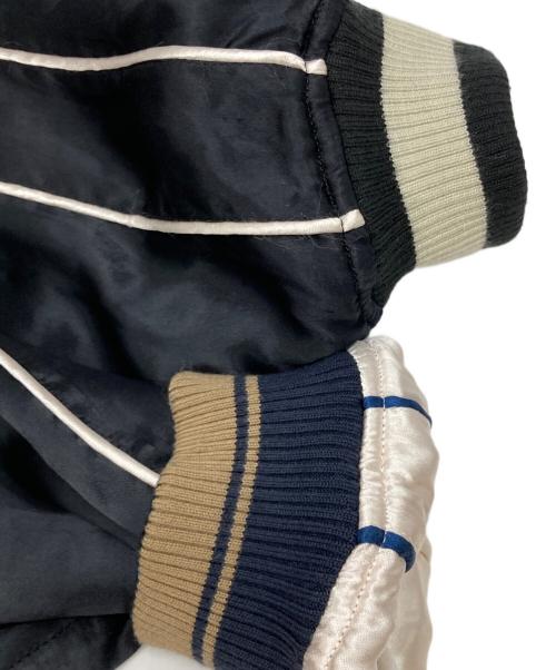 AVIREX（アヴィレックス）AVIREX (アヴィレックス) リバーシブルスーベニアジャケット ホワイト×ブラック サイズ:XLの古着・服飾アイテム