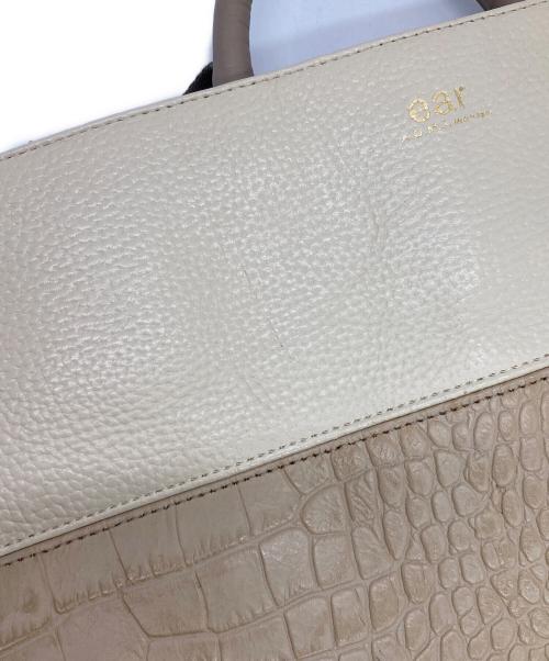 A.D.M.J.（エーディーエムジェイ）A.D.M.J. (エーディーエムジェイ) ear PAPILLONNER (イアパピヨネ) 型押し2WAYリュック ベージュの古着・服飾アイテム