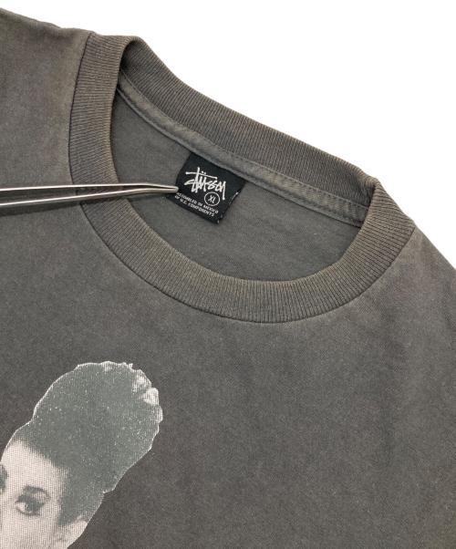 stussy（ステューシー）stussy (ステューシー) OKAY BIG BOYS TEE チャコールグレー サイズ:XLの古着・服飾アイテム