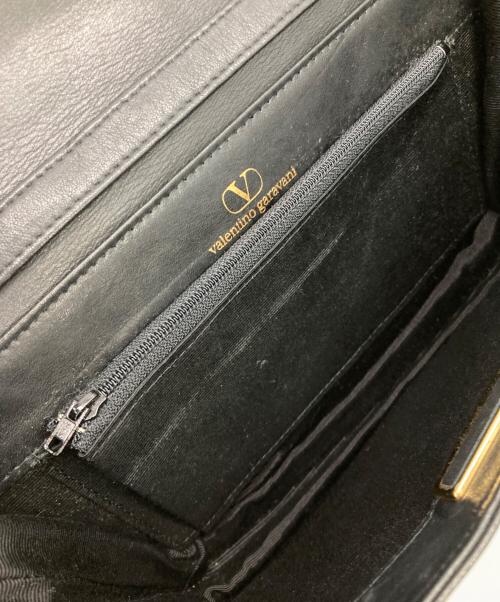 VALENTINO GARAVANI（ヴァレンティノ・ガラヴァーニ）VALENTINO GARAVANI (ヴァレンティノ・ガラヴァーニ) キルティングショルダーバッグ ブラックの古着・服飾アイテム