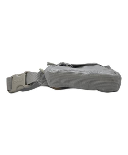 Cordura（コーデュラ）Cordura (コーデュラ) PALACE (パレス) RS 2-WAY SHOT BAG GRAY グレー 未使用品の古着・服飾アイテム