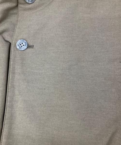 KAZUYUKI KUMAGAI ATTACHMENT（カズユキクマガイ アタッチメント）KAZUYUKI KUMAGAI ATTACHMENT (カズユキクマガイ アタッチメント) ストレッチメッシュコート ベージュ サイズ:2の古着・服飾アイテム