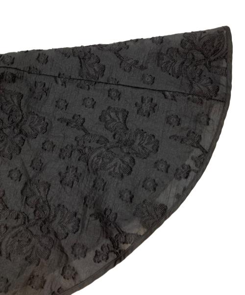 THE URBAN BLANCHE（ザ アーバンブランシュ）THE URBAN BLANCHE (ザ アーバンブランシュ) Cape layerd bare dress ブラック 未使用品の古着・服飾アイテム