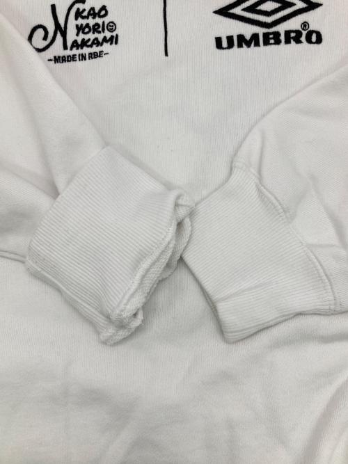 UMBRO（アンブロ）UMBRO (アンブロ) FREAK’S STORE (フリークスストア) kaoyorinakami (カオヨリナカミ) Double Logo Crewneck Sweat ホワイト サイズ:Lの古着・服飾アイテム
