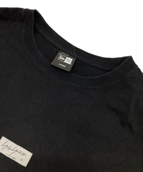 New Era（ニューエラ）New Era (ニューエラ) Yohji Yamamoto pour homme (ヨウジヤマモト プールオム) logo tee ブラック サイズ:4」の古着・服飾アイテム