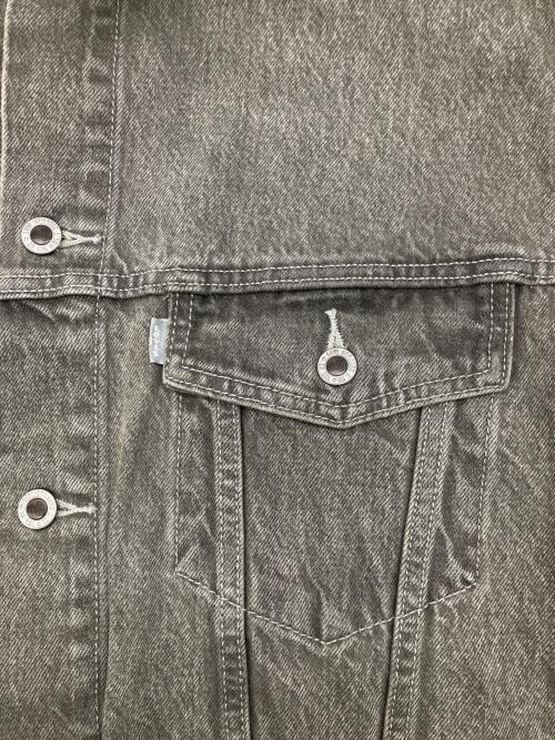 LEVI'S（リーバイス）LEVI'S (リーバイス) TRUCKER JACKET グレー サイズ:XLの古着・服飾アイテム