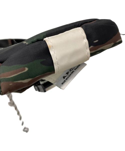 A.P.C.（アーペーセー）A.P.C. (アーペーセー) APC NECK POUCH TRECK オリーブの古着・服飾アイテム