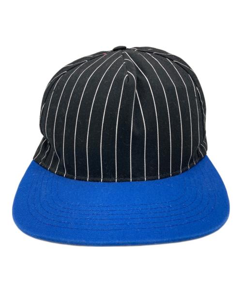 SUPREME（シュプリーム）SUPREME (シュプリーム) Pinstripe Back Arc 5 Panel Hat ブルー×ブラックの古着・服飾アイテム