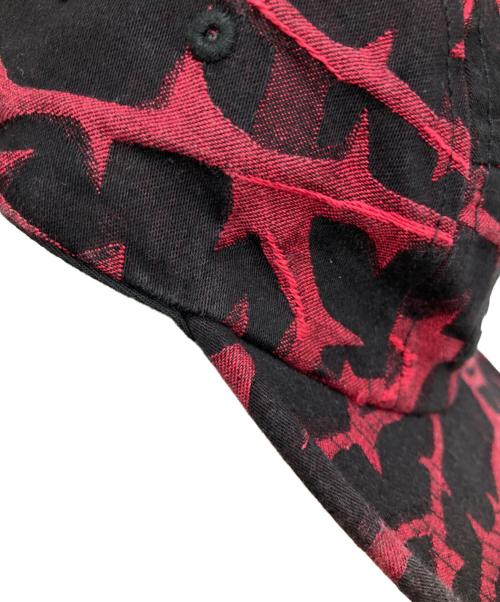 SUPREME（シュプリーム）SUPREME (シュプリーム) Thorn Camp Cap レッド×ブラックの古着・服飾アイテム