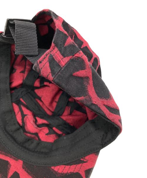 SUPREME（シュプリーム）SUPREME (シュプリーム) Thorn Camp Cap レッド×ブラックの古着・服飾アイテム