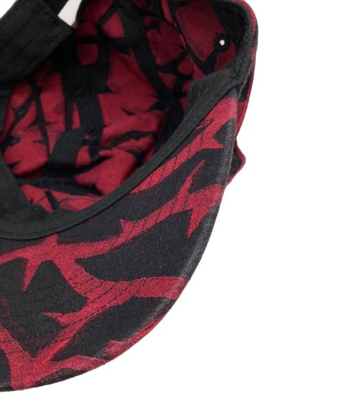 SUPREME（シュプリーム）SUPREME (シュプリーム) Thorn Camp Cap レッド×ブラックの古着・服飾アイテム