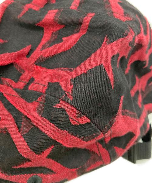 SUPREME（シュプリーム）SUPREME (シュプリーム) Thorn Camp Cap レッド×ブラックの古着・服飾アイテム