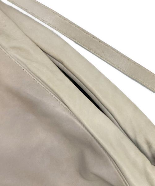 Saint Laurent Paris（サンローランパリ）Saint Laurent Paris (サンローランパリ) テディ チェーンショルダーバッグ ベージュの古着・服飾アイテム