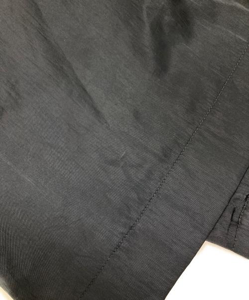 tibi（ティビ）tibi (ティビ) SHINY NYLON カーゴパンツ ネイビー サイズ:2 未使用品の古着・服飾アイテム