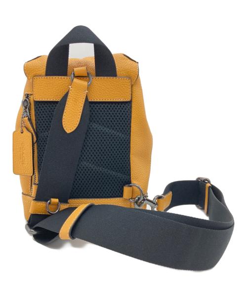 COACH（コーチ）COACH (コーチ) ハドソン スモール パック イエローの古着・服飾アイテム