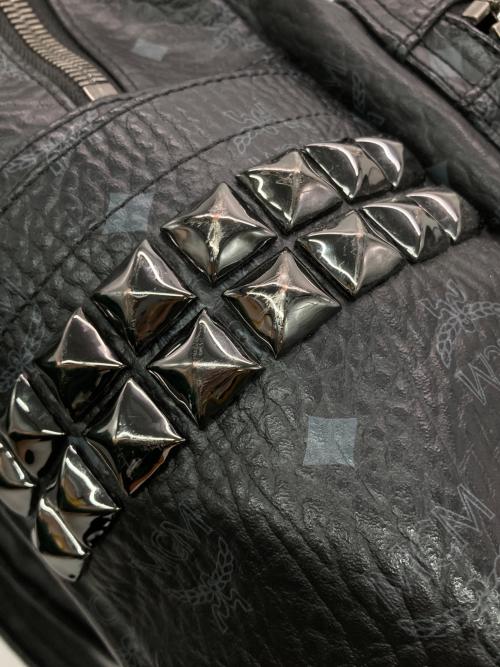 MCM（エムシーエム）MCM (エムシーエム) Stark サイドスタッズ バックパック - ヴィセトス ブラックの古着・服飾アイテム