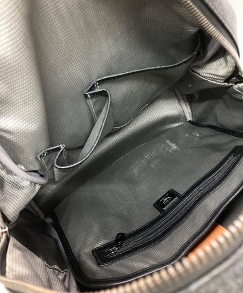 MCM（エムシーエム）MCM (エムシーエム) Stark サイドスタッズ バックパック - ヴィセトス ブラックの古着・服飾アイテム