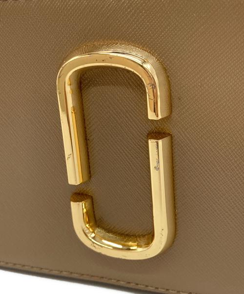 MARC JACOBS（マークジェイコブズ）MARC JACOBS (マークジェイコブス) The Snapshot ショルダーバッグ ベージュの古着・服飾アイテム