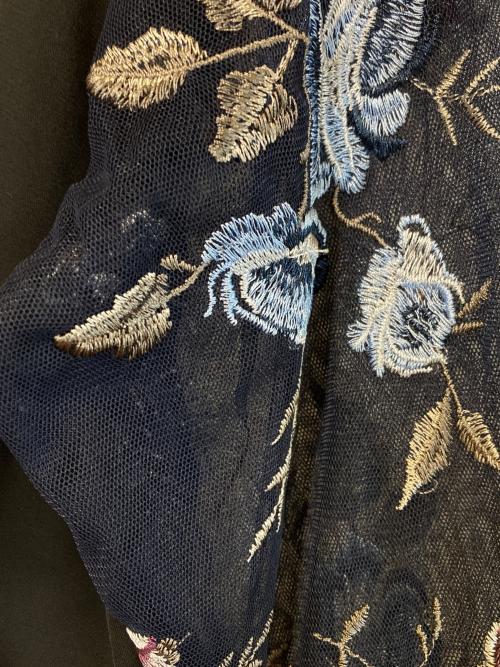 callarus（カラス）callarus (カラス) 花柄刺繍ワンピースドレス ブラック サイズ:Lの古着・服飾アイテム