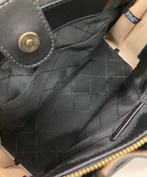 MICHAEL KORS（マイケル・コース）MICHAEL KORS (マイケル・コース) エミリア レザー ラージ サッチェル ブラックの古着・服飾アイテム