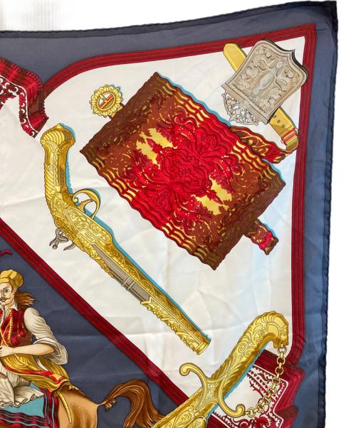 HERMES（エルメス）HERMES (エルメス) カレ90 グレー×ホワイトの古着・服飾アイテム