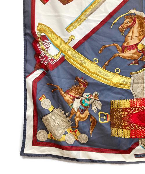 HERMES（エルメス）HERMES (エルメス) カレ90 グレー×ホワイトの古着・服飾アイテム