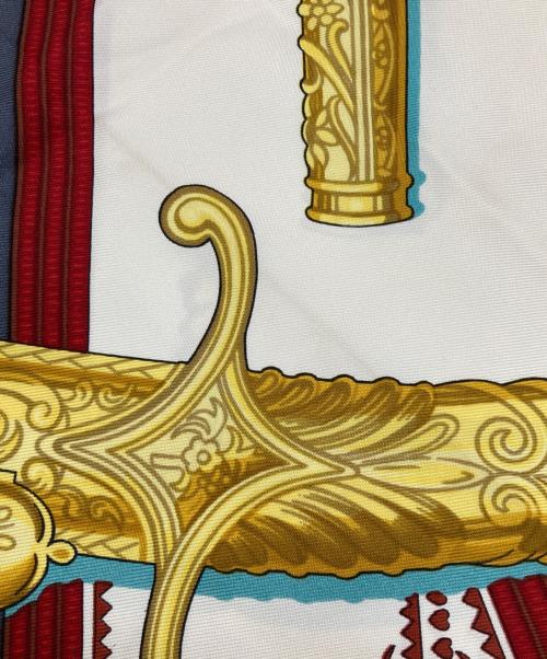 HERMES（エルメス）HERMES (エルメス) カレ90 グレー×ホワイトの古着・服飾アイテム