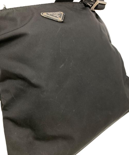 PRADA（プラダ）PRADA (プラダ) ロゴプレートナイロンショルダーバッグ ブラックの古着・服飾アイテム
