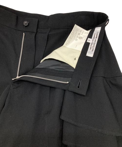 COMME des GARCONS COMME des GARCONS（コムデギャルソン コムデギャルソン）COMME des GARCONS COMME des GARCONS (コムデギャルソン コムデギャルソン) フリルドッキングショートパンツ ブラック サイズ:Sの古着・服飾アイテム