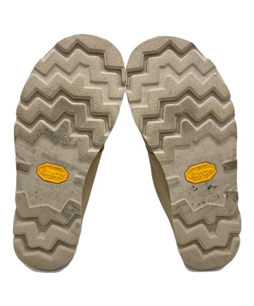 CLARKS（クラークス）CLARKS (クラークス) GORE TEXワラビーブーツ ベージュ サイズ:41の古着・服飾アイテム