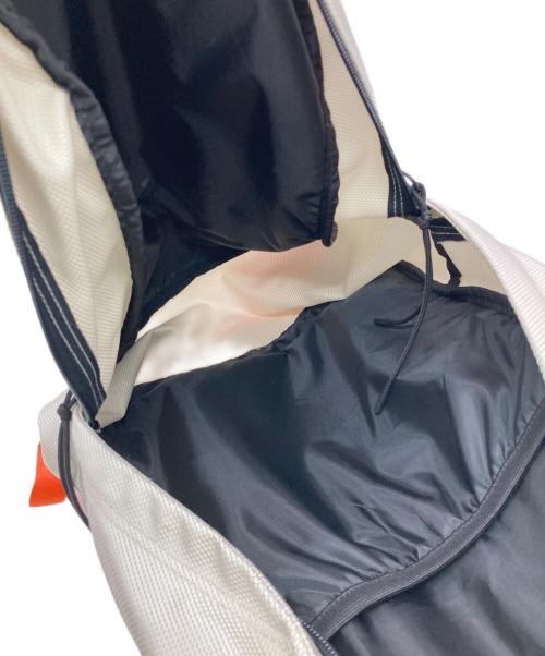 EASTPAK（イーストパック）EASTPAK (イーストパック) A-COLD-WALL (ア・コールド・ウォール) Large Backpack ホワイトの古着・服飾アイテム