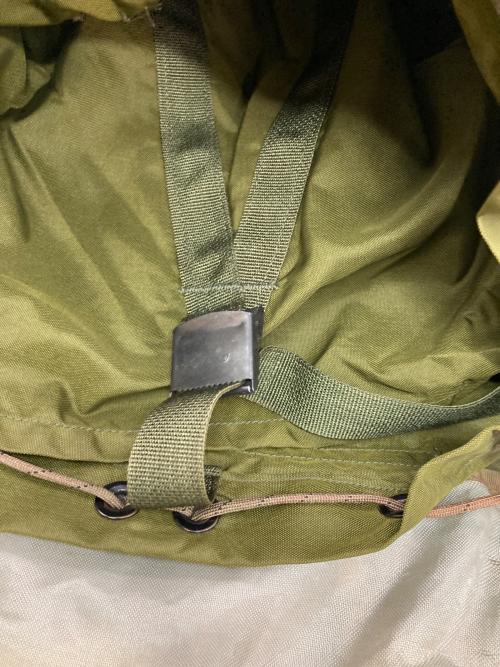 US ARMY（ユーエスアーミー）US ARMY (ユーエスアーミー) アリスパック オリーブの古着・服飾アイテム