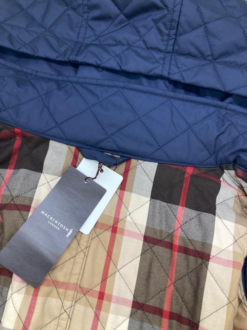 MACKINTOSH LONDON（マッキントッシュ ロンドン）MACKINTOSH LONDON (マッキントッシュ ロンドン) キルティングタフタフーデットショートコート ネイビー サイズ:38 未使用品の古着・服飾アイテム