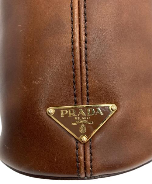 PRADA（プラダ）PRADA (プラダ) バケットレザーワンショルダーバッグ ブラウンの古着・服飾アイテム