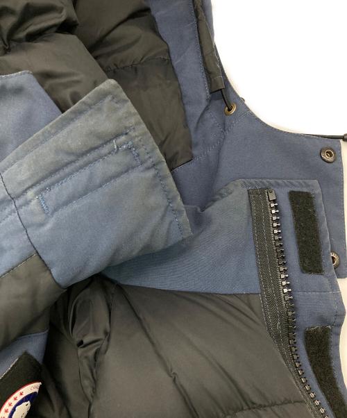 CANADA GOOSE（カナダグース）CANADA GOOSE (カナダグース) KAMLOOPS ネイビー サイズ:Mの古着・服飾アイテム