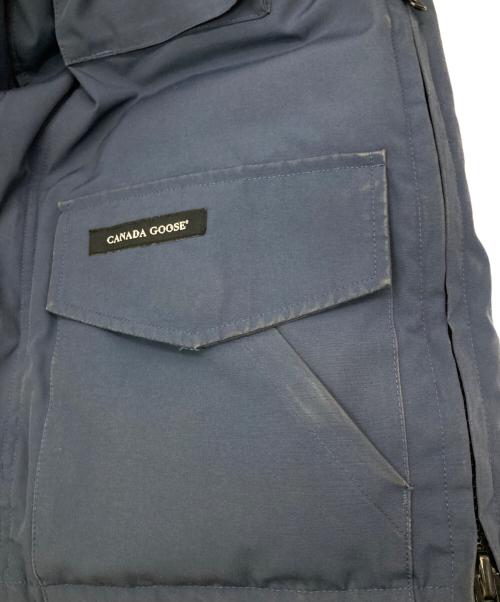CANADA GOOSE（カナダグース）CANADA GOOSE (カナダグース) KAMLOOPS ネイビー サイズ:Mの古着・服飾アイテム