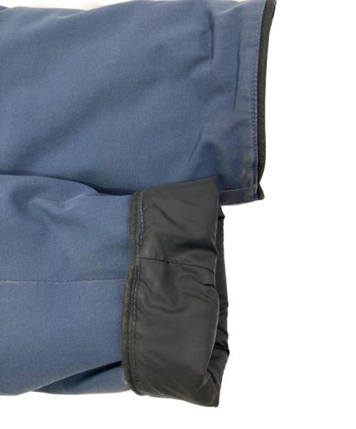 CANADA GOOSE（カナダグース）CANADA GOOSE (カナダグース) KAMLOOPS ネイビー サイズ:Mの古着・服飾アイテム