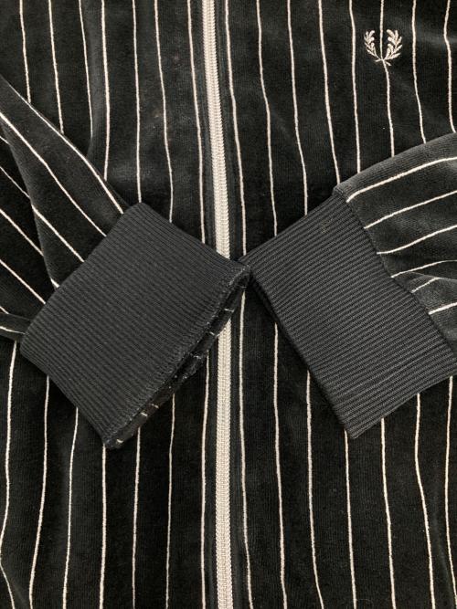 FRED PERRY（フレッドペリー）FRED PERRY (フレッドペリー) ベロアトラックジャケット ブラック×ホワイト サイズ:Mの古着・服飾アイテム