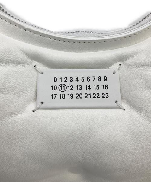 Maison Margiela（メゾンマルジェラ）Maison Margiela (メゾンマルジェラ) Glam Slam ショルダーバッグ S ホワイトの古着・服飾アイテム