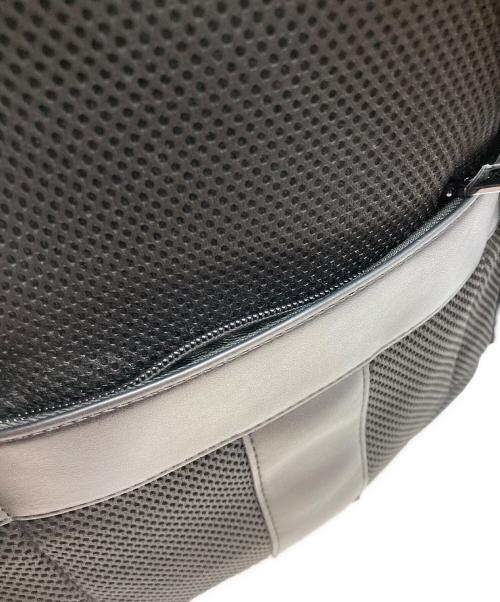 MARIO VALENTINO（マリオ・ヴァレンティーノ）MARIO VALENTINO (マリオ・ヴァレンティーノ) KYLOバッグパック ブラックの古着・服飾アイテム