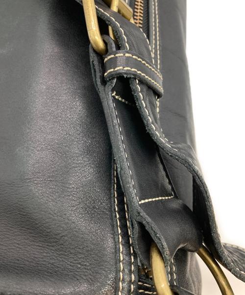 Vivienne Westwood（ヴィヴィアンウエストウッド）Vivienne Westwood (ヴィヴィアンウエストウッド) オーブロゴドラムショルダーバッグ ブラックの古着・服飾アイテム