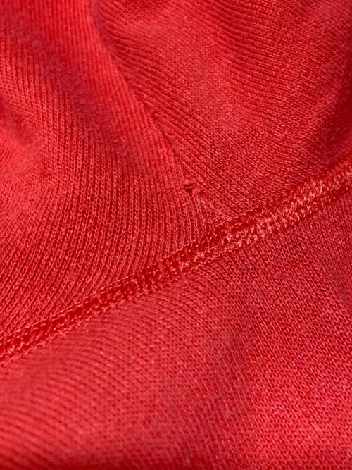 Hanes（ヘインズ）Hanes (ヘインズ) プリントスウェット レッド サイズ:Mの古着・服飾アイテム