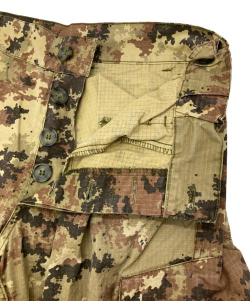 イタリア軍（イタリアグン）イタリア軍 (イタリアグン) ［古着］ベジタトカモ カーゴパンツ カーキ サイズ:48の古着・服飾アイテム