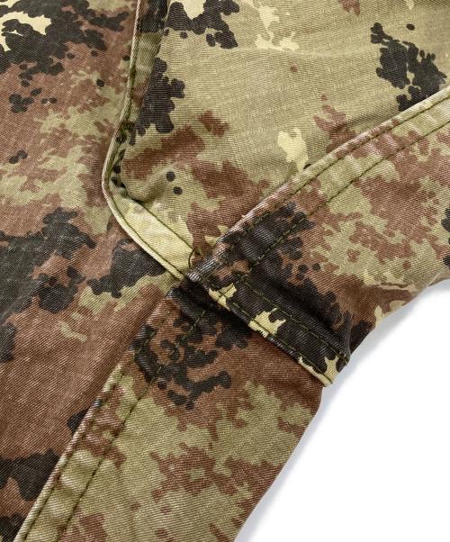 イタリア軍（イタリアグン）イタリア軍 (イタリアグン) ［古着］ベジタトカモ カーゴパンツ カーキ サイズ:48の古着・服飾アイテム