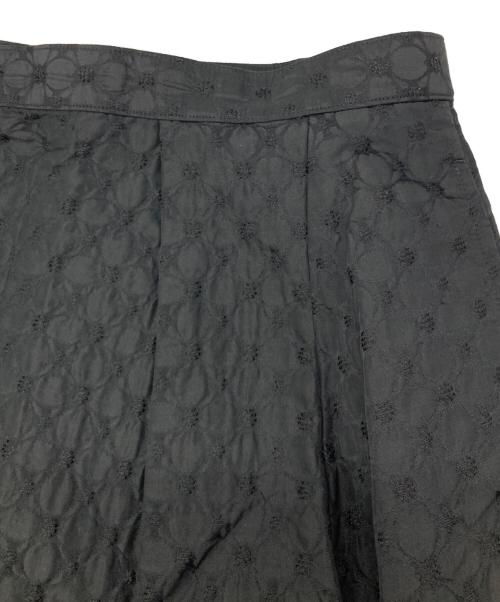 tricot COMME des GARCONS（トリココムデギャルソン）tricot COMME des GARCONS (トリココムデギャルソン) フラワーキルトスカート ブラック サイズ:Mの古着・服飾アイテム
