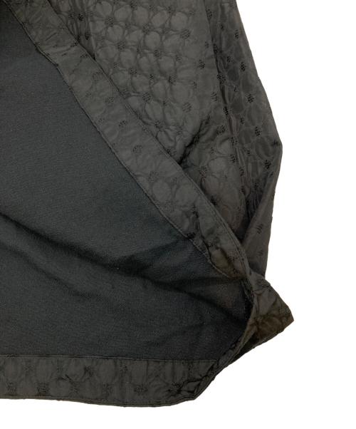 tricot COMME des GARCONS（トリココムデギャルソン）tricot COMME des GARCONS (トリココムデギャルソン) フラワーキルトスカート ブラック サイズ:Mの古着・服飾アイテム