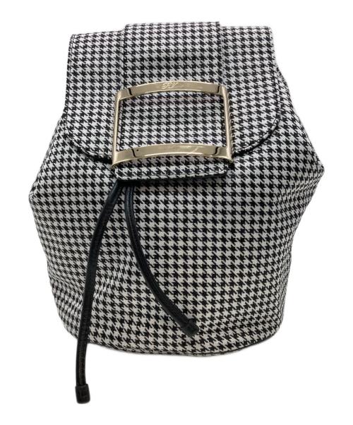 Roger Vivier（ロジェ ヴィヴィエ）Roger Vivier (ロジェ ヴィヴィエ) 千鳥柄チェーンバックパック ホワイト×ブラックの古着・服飾アイテム