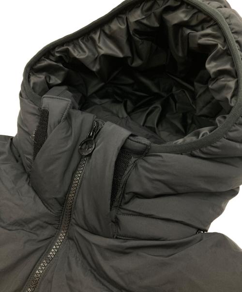 adidas（アディダス）adidas (アディダス) ダウンジャケット ブラック×ネイビー サイズ:L 未使用品の古着・服飾アイテム