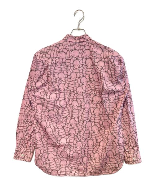 COMME des GARCONS SHIRT（コムデギャルソンシャツ）COMME des GARCONS SHIRT (コムデギャルソンシャツ) KAWS (カウズ) kaws multi print shirt ピンク サイズ:Mの古着・服飾アイテム